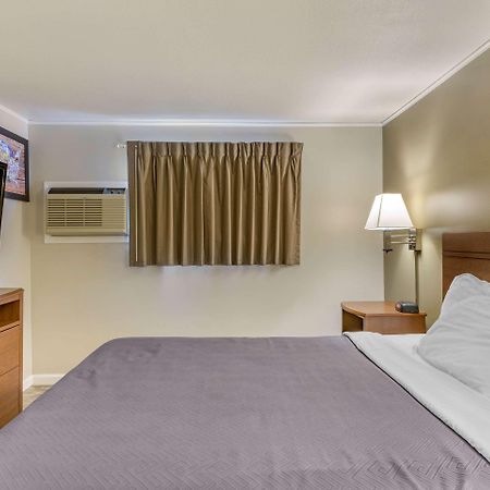 Econo Lodge Bellefonte I-99 Екстериор снимка