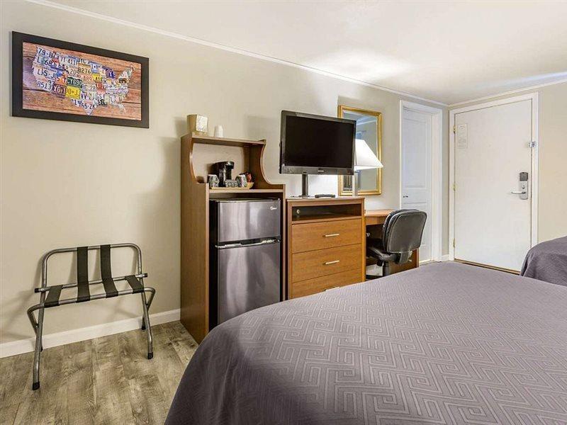 Econo Lodge Bellefonte I-99 Екстериор снимка