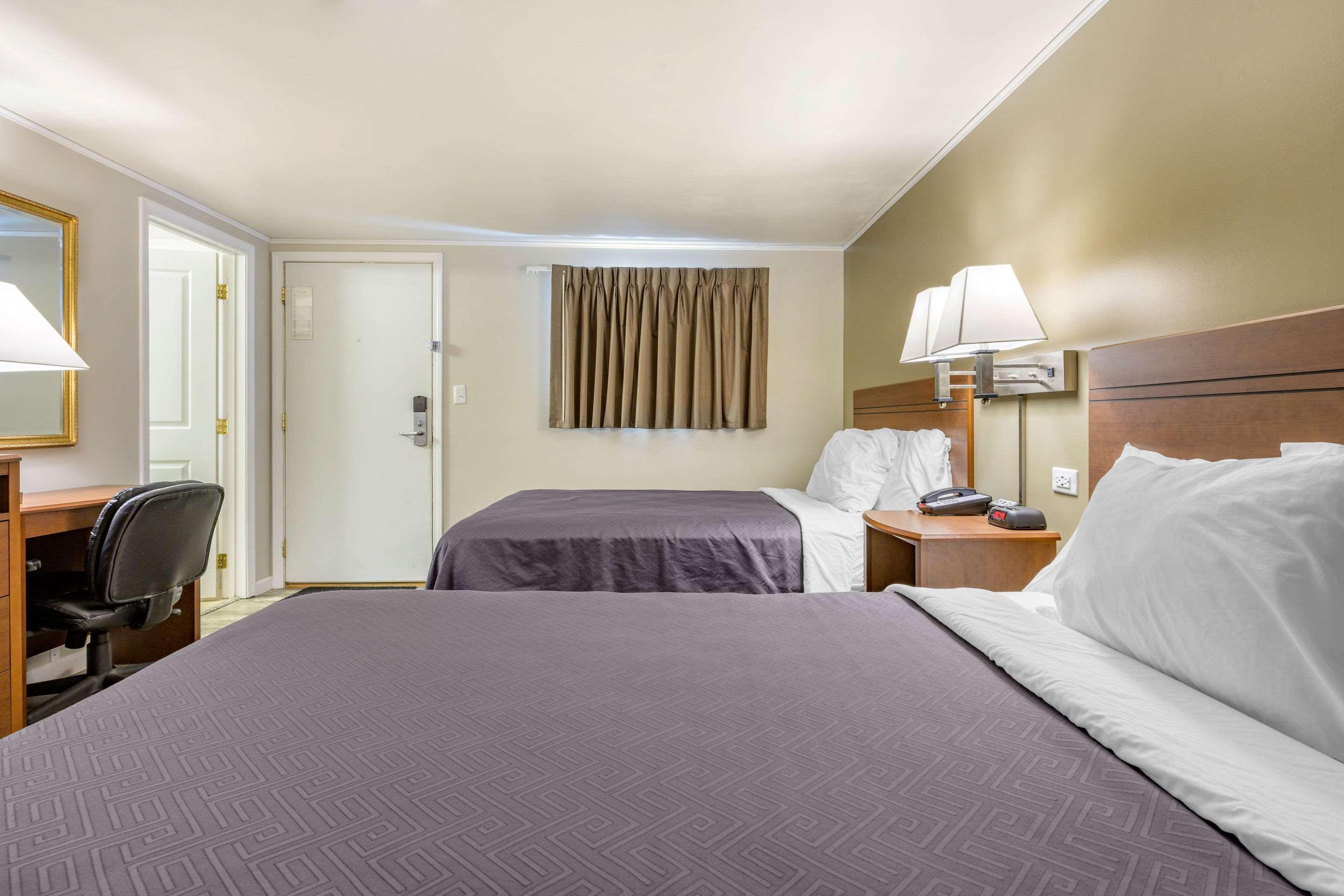 Econo Lodge Bellefonte I-99 Екстериор снимка