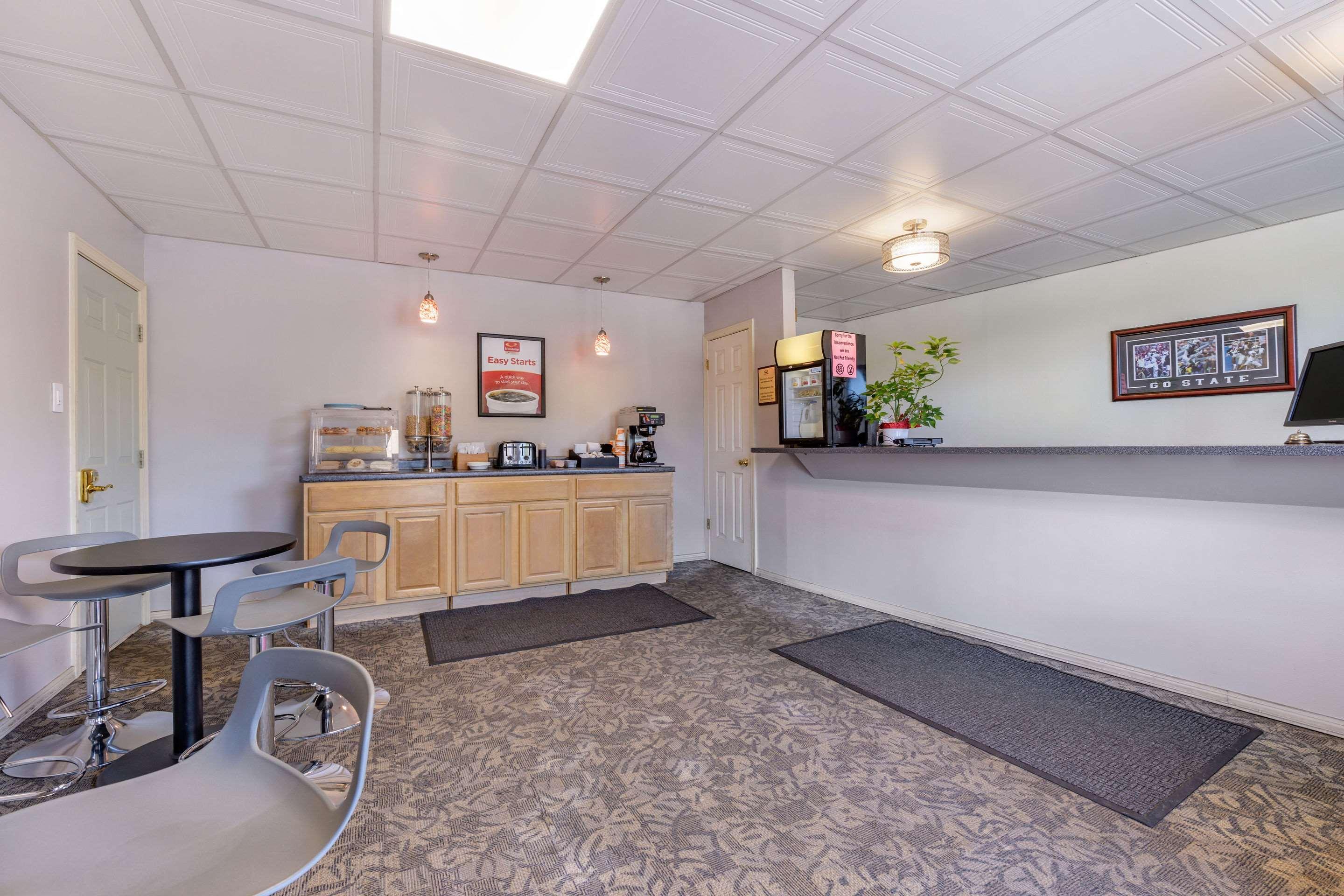 Econo Lodge Bellefonte I-99 Екстериор снимка