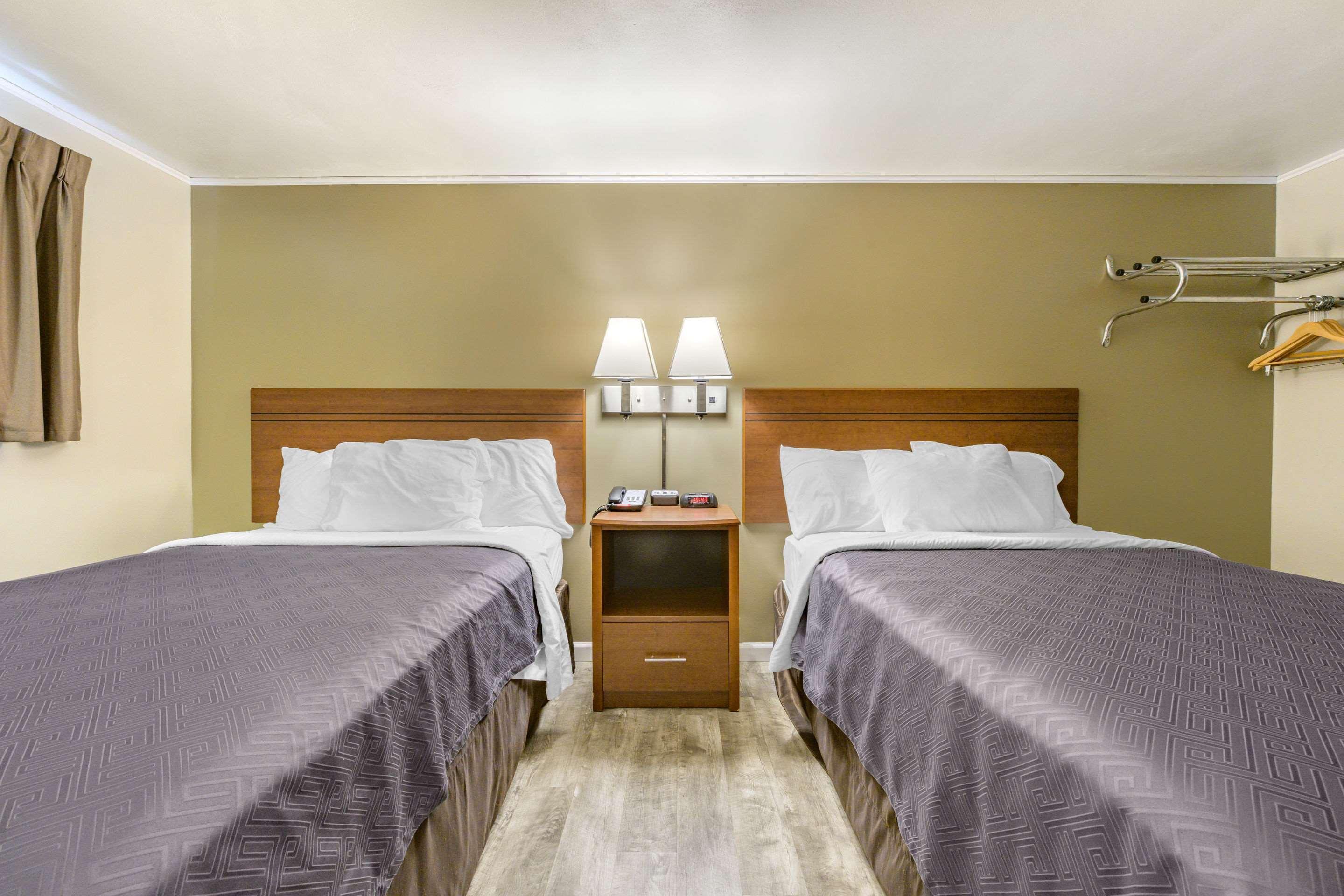 Econo Lodge Bellefonte I-99 Екстериор снимка