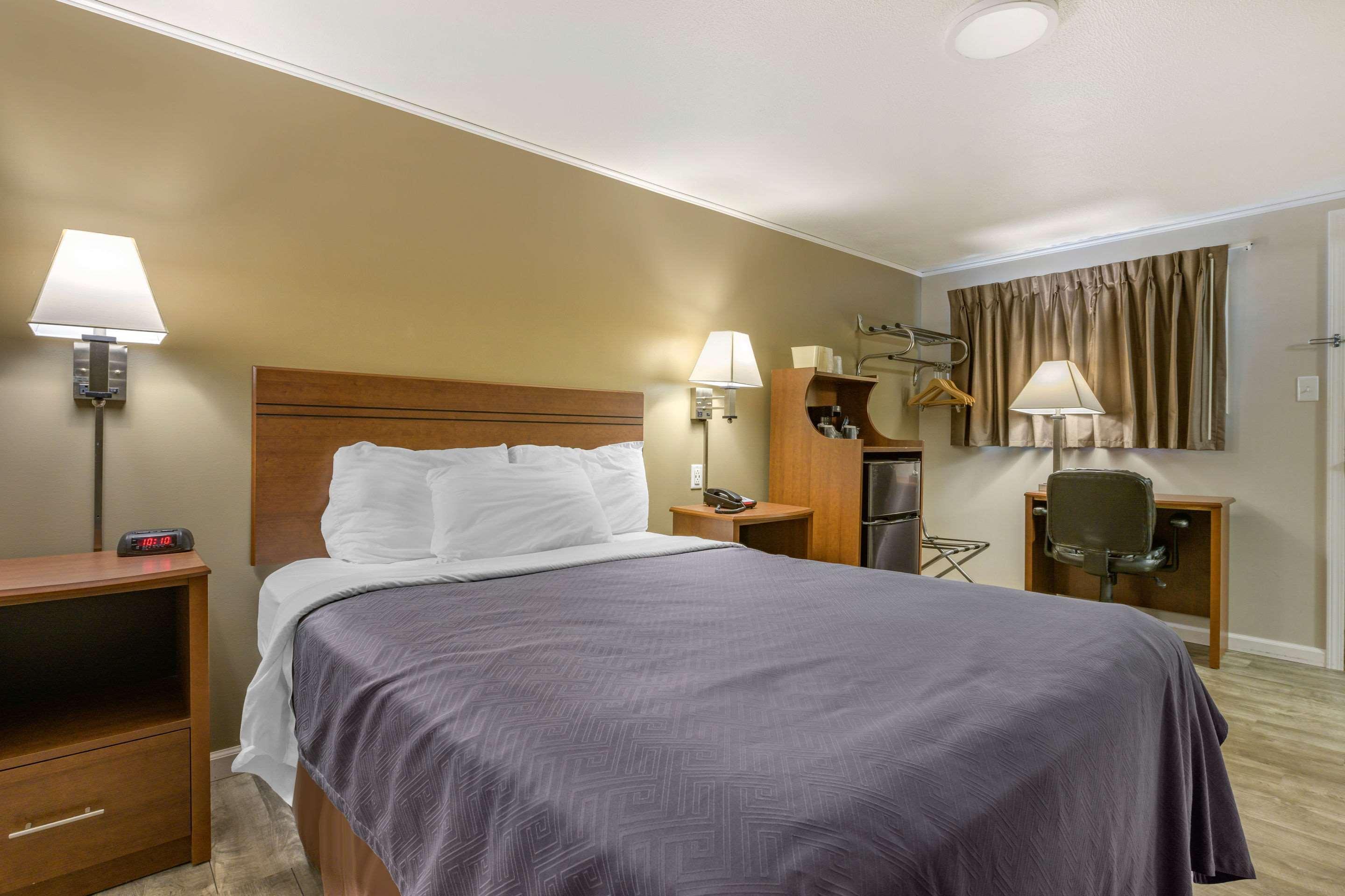 Econo Lodge Bellefonte I-99 Екстериор снимка